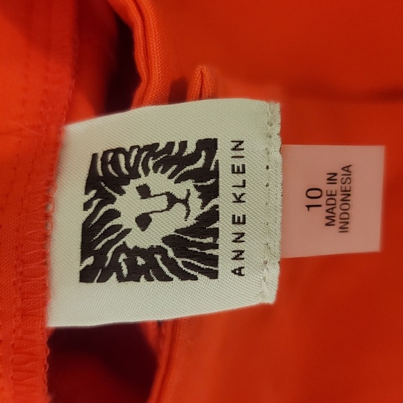 NWT Anne Klein High Waisted Red Poppy Shorts sz 10 - Picture 8 of 8